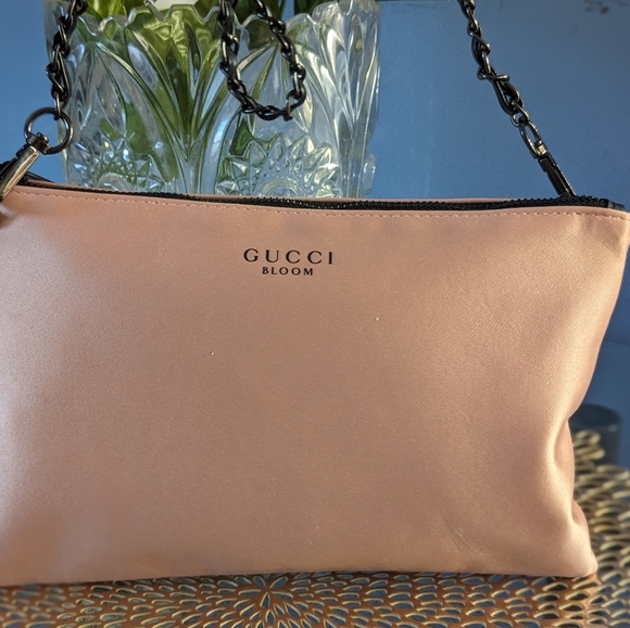 Gucci - Picture 3 of 9